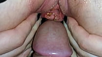 Squirting Pussy, chuva dourada mijando na buceta da menina, fazendo xixi na vagina da mulher